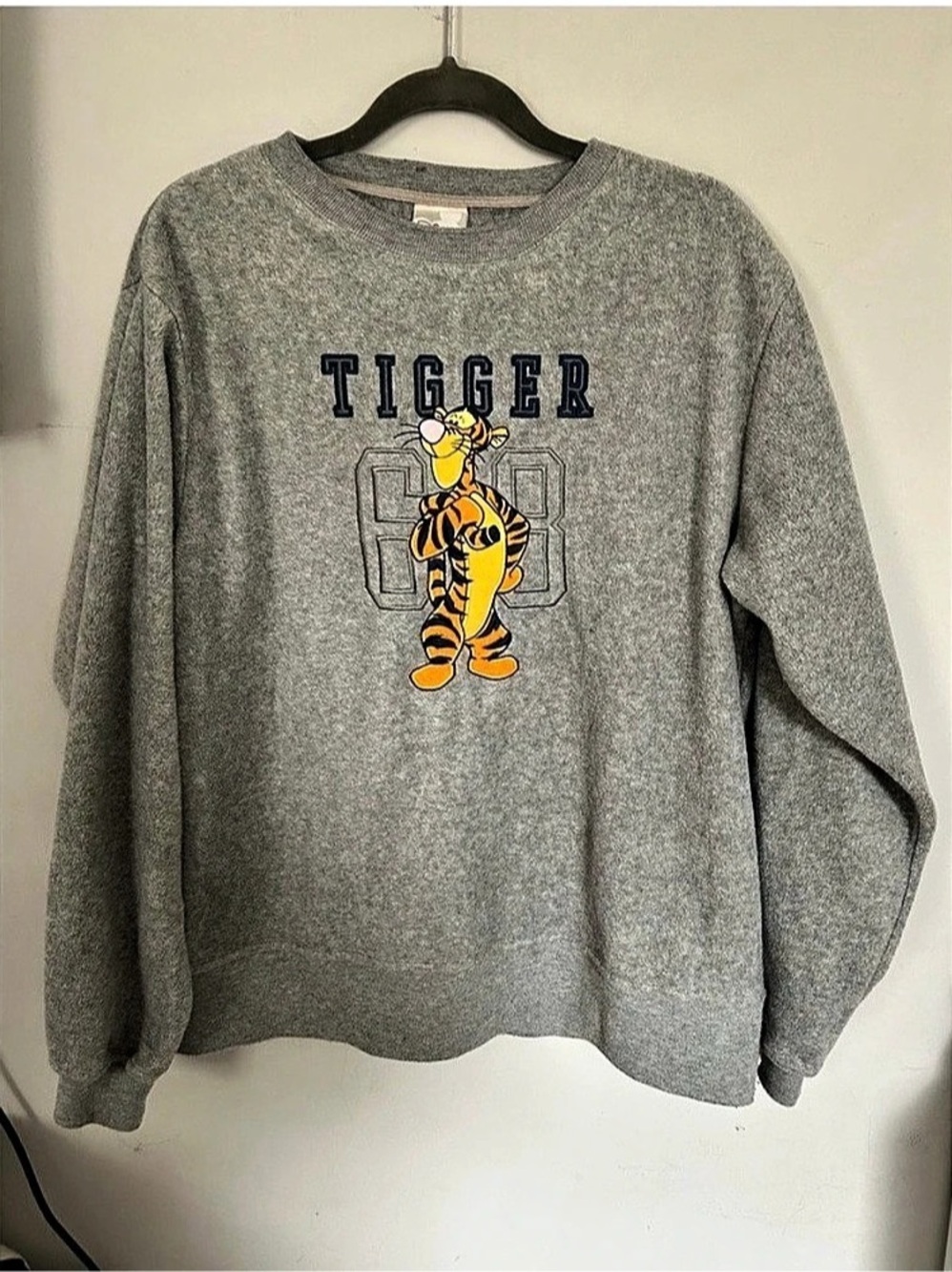 Disney Tiger Gray Sweatshirt Size Medium